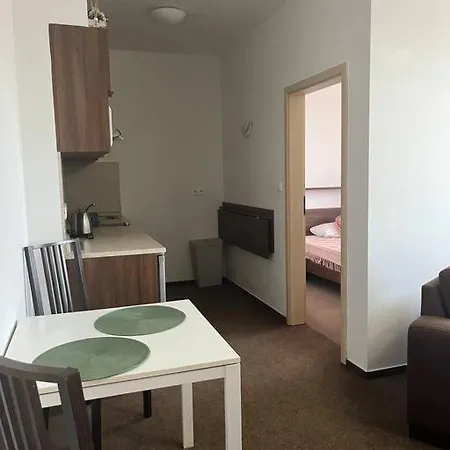 Kludny Apartman Apartamento